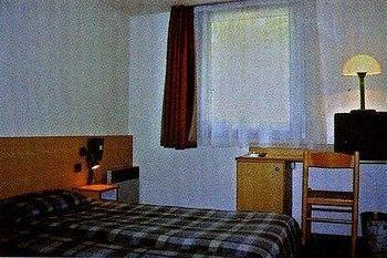 Hostellerie Des Enclos Guimiliau Zewnętrze zdjęcie